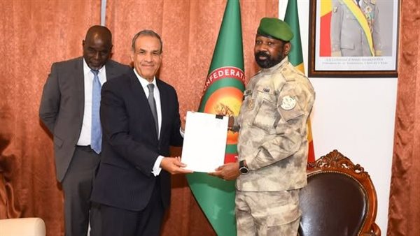  وزير الخارجية 