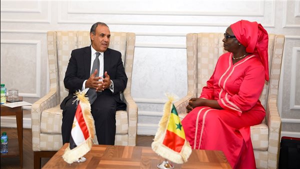 وزير الخارجية ـ وزيرة