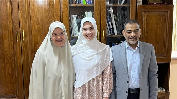 دارين ووالديها 