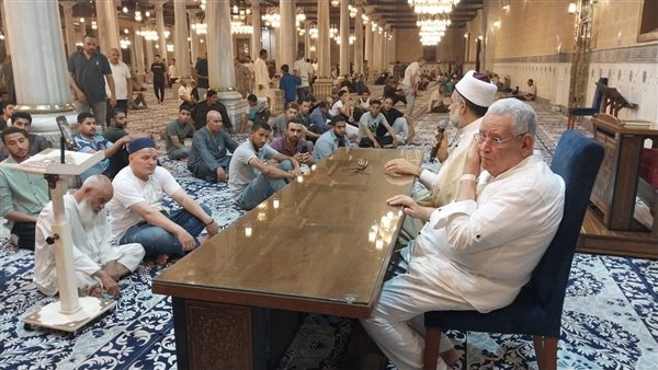 الأوقاف تعقد (675)