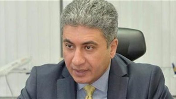  وزير السياحة