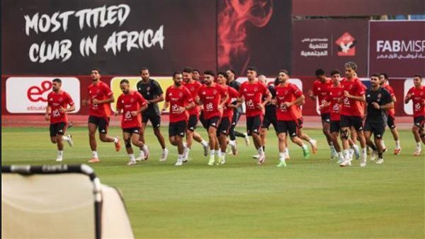 لاعبي الأهلي 