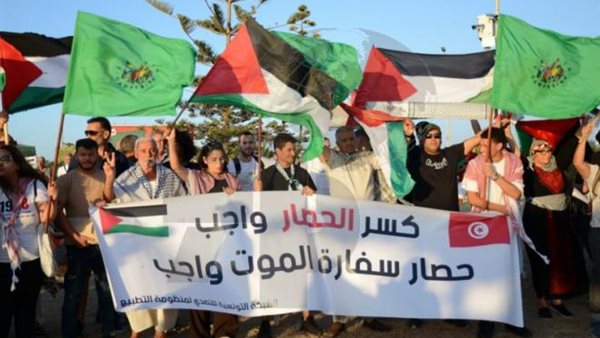 محتجون مؤيدون للفلسطينيين