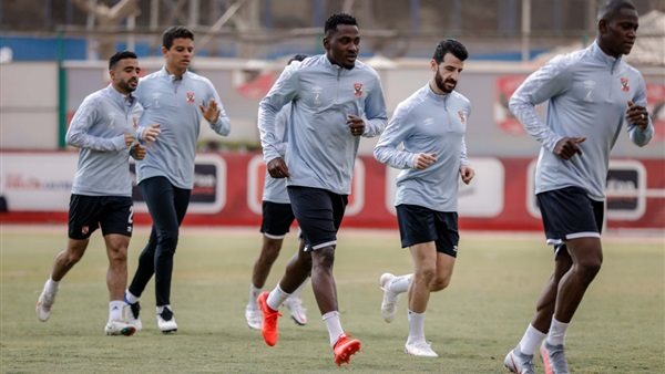 جانب من تدريبات الأهلي