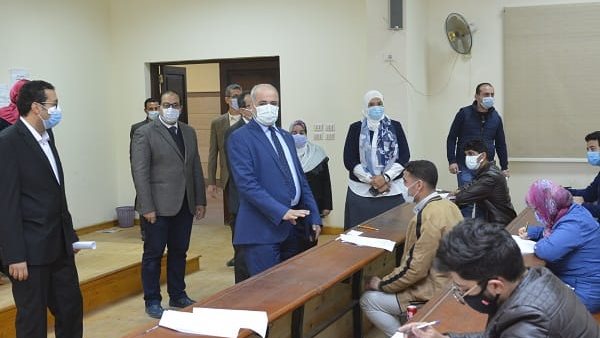 رئيس جامعة الفيوم