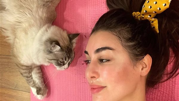 ياسمين صبرى وقطتها