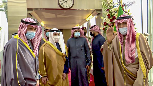 أمير الكويت يطير