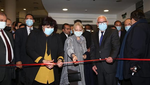 وزيرة الثقافة و محافظ