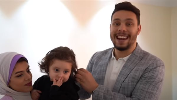 أحمد حسن وزوجته زينب