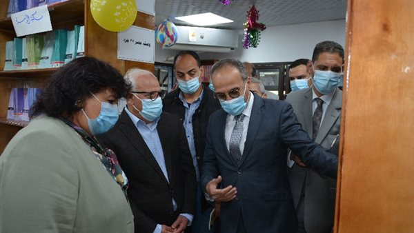 وزيرة الثقافة ومحافظ