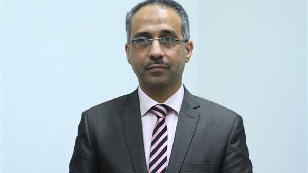 الدكتور محمود شاهين