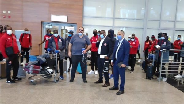 بعثة نكانا فى المطار