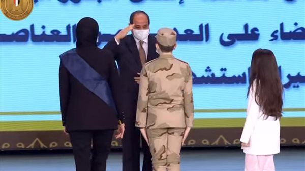 الرئيس السيسى يؤدى