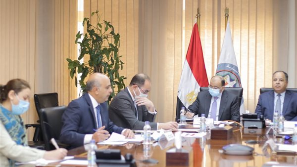 وزير المالية ووزير