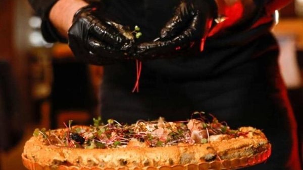 بيتزا بالذهب