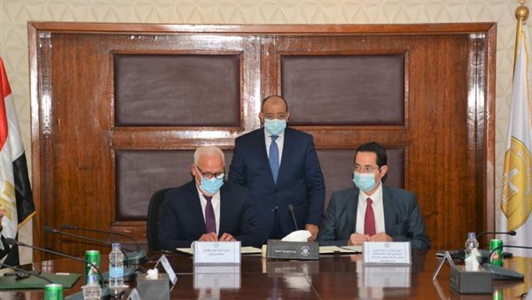 جانب من مراسم التوقيع