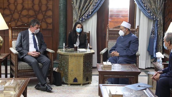 شيخ الازهر وسفير