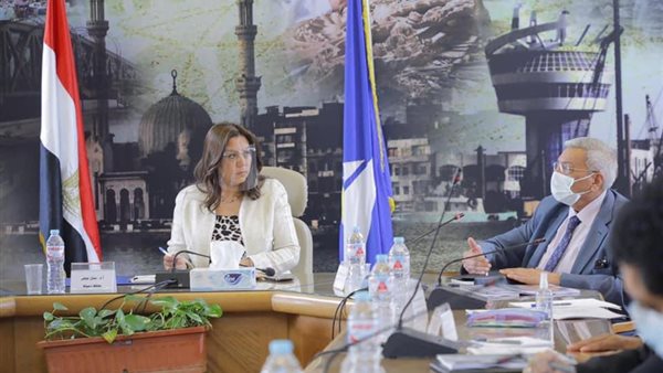 جانب من لقاء المحافظ