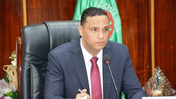 الدكتور أيمن مختار