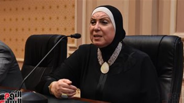 نفين جامع وزير الصناعة