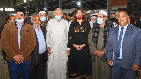 وزيرة الهجرة خلال