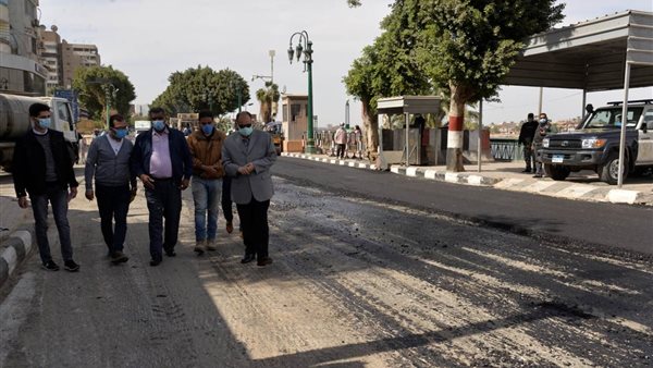 محافظ أسيوط خلال