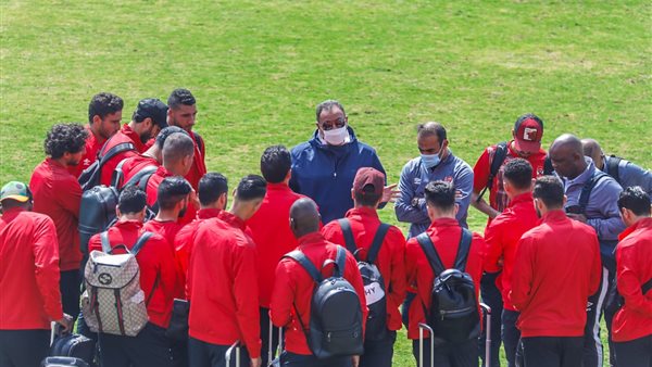 الخطيب مع اللاعبين