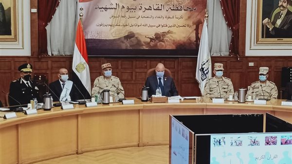 محافظ القاهرة خلال