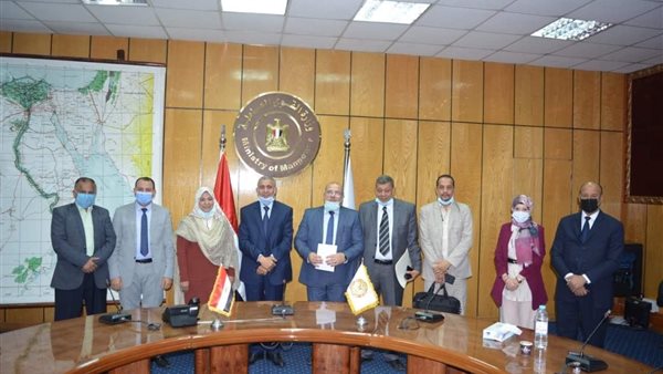 الاجتماع بين ممثلى