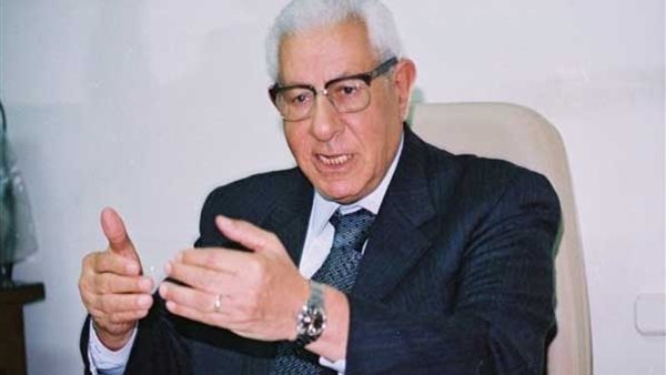 مكرم محمد أحمد 