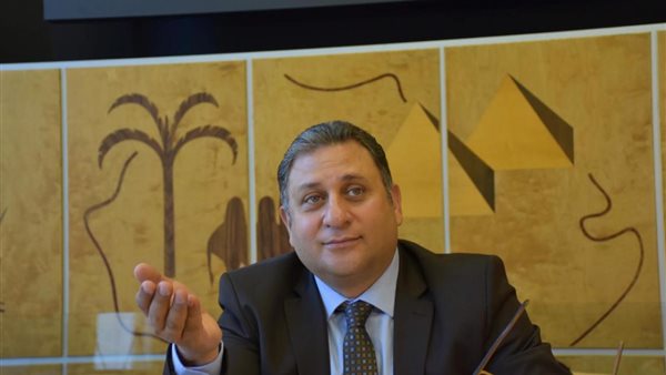 أيمن عقيل رئيس مؤسسة