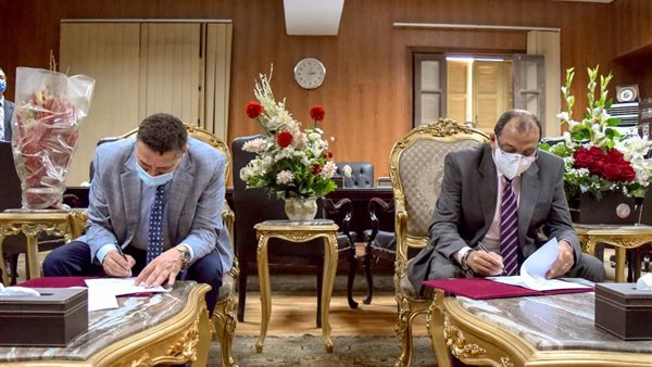 جانب من مراسم التوقيع