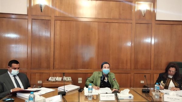 وزيرة البيئة