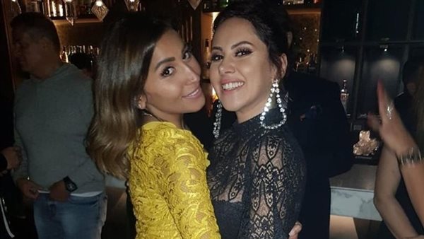 دينا الشربيني وياسمين