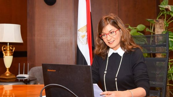 وزيرة الهجرة نبيلة