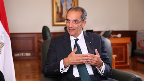 وزير الاتصالات