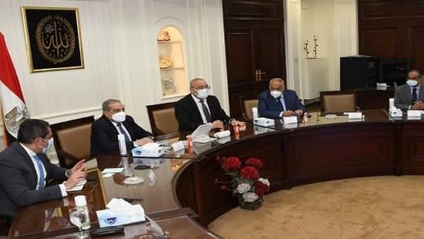 وزيرا الاسكان والانتاج