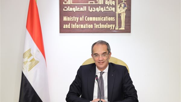 وزير الاتصالات عمرو