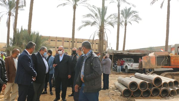 محافظ القاهرة خلال