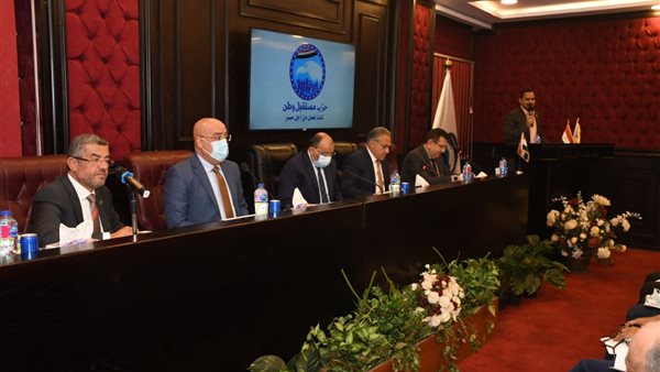 جانب من الندوة