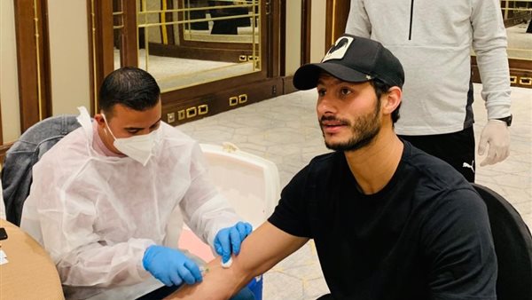 محمد الشناوي يجرى