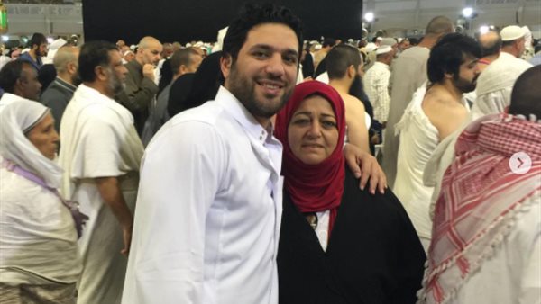 حسن الرداد ووالدته