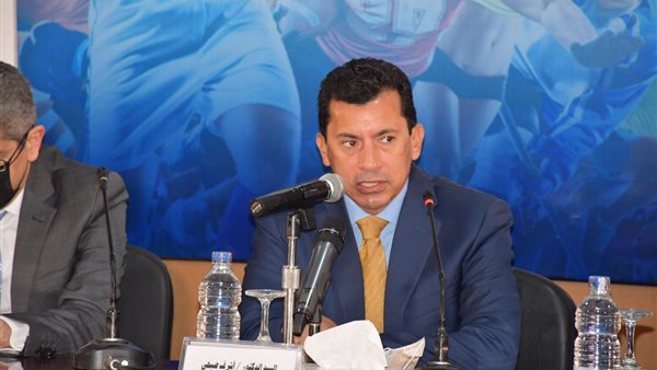 وزير الشباب والرياضة