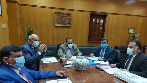 لجنة قيادات جامعة