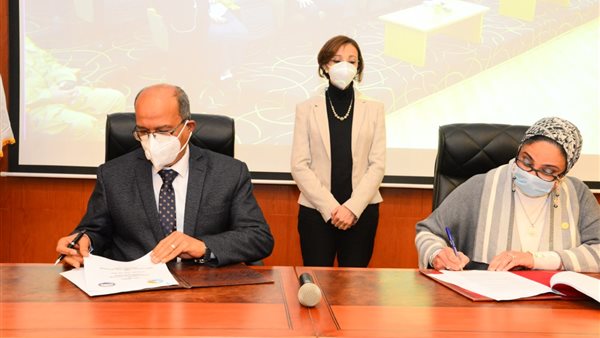 جانب من مراسم التوقيع