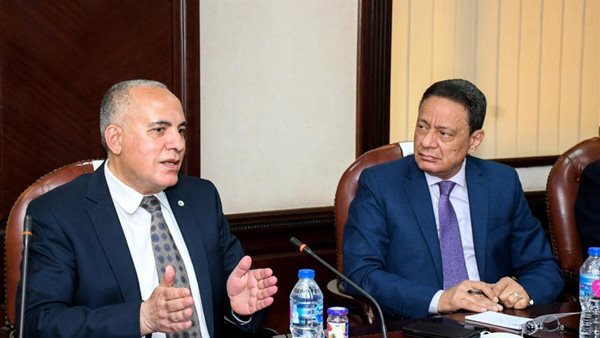 جانب من الجلسة 