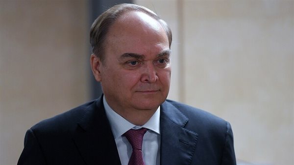 اناتولى انطونوف سفير