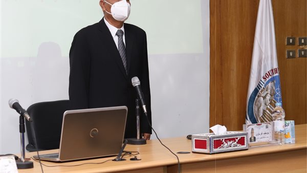 رئيس جامعة جنوب الوادى