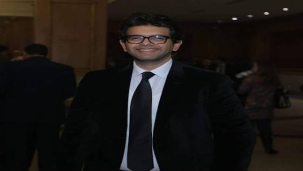  الكاتب الصحفي أحمد