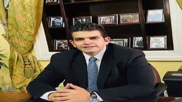 الكاتب الصحفي أحمد